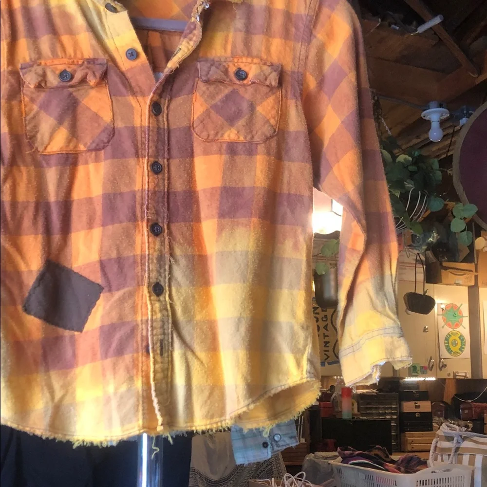 Men's Plaid Button-Up Shirt Jacket in Yellow and Brown